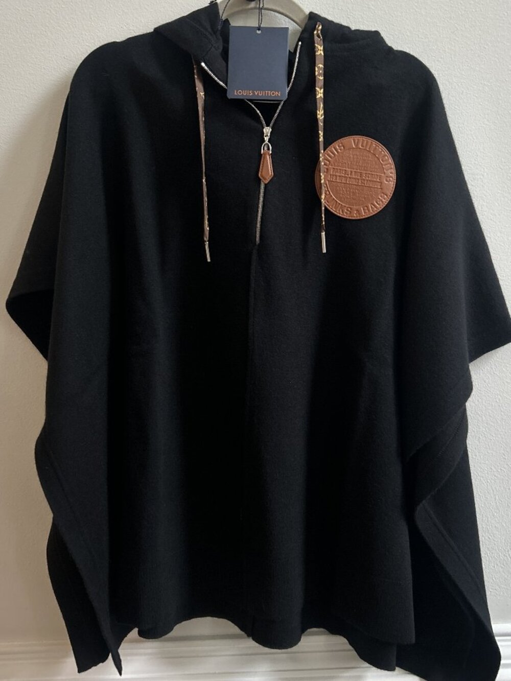 Louis Vuitton Cashmere Poncho  XS